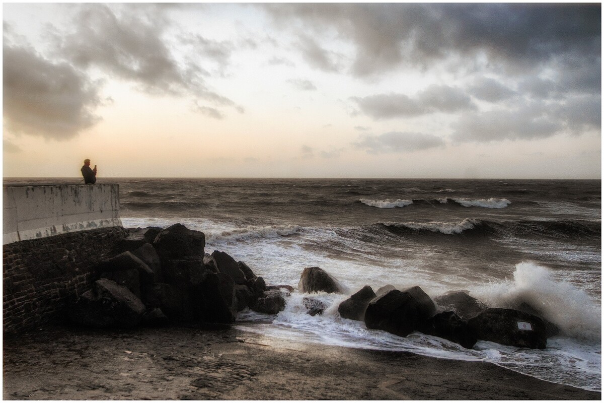Rock and Rolling Waves
